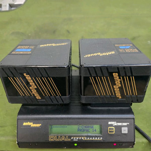 안툰바우어 충전기와 pro pac대용량배터리