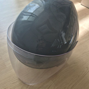 언더바 사용하지않은 오토바이헬멧 싸게팔아요(L)