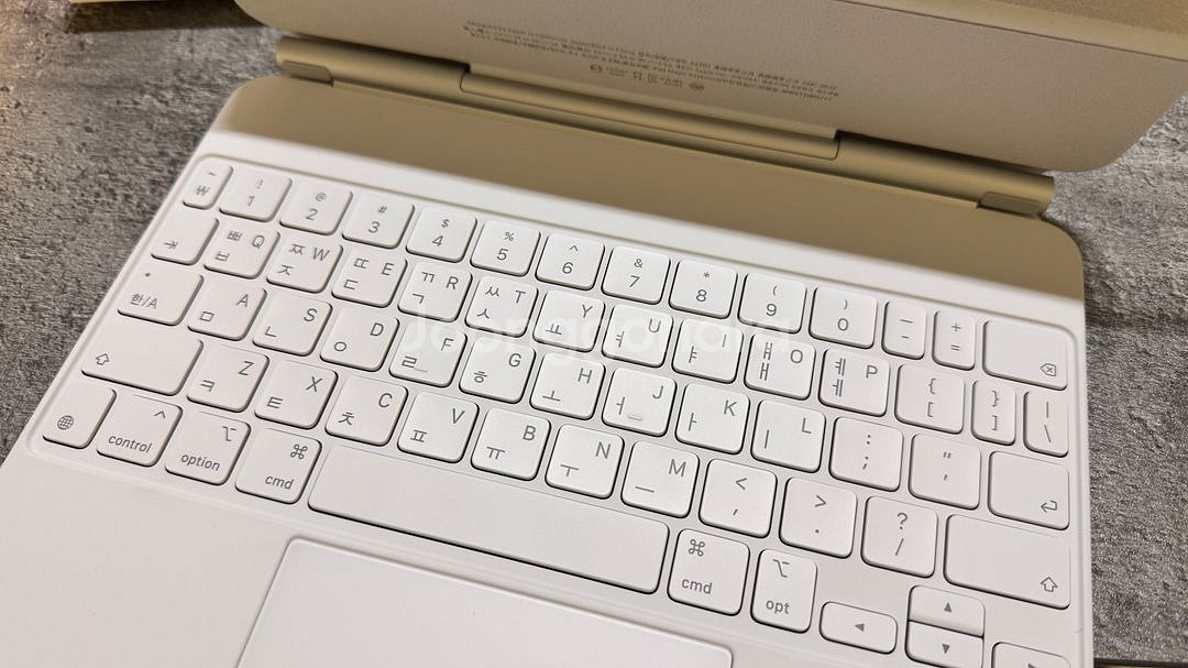 애플정품 아이패드 매직키보드11 화이트 에어5 A2261 새상품--6