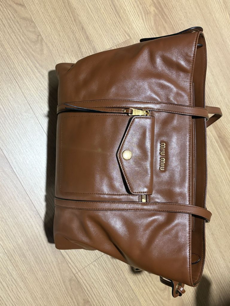 미우미우 레더 서류가방--1