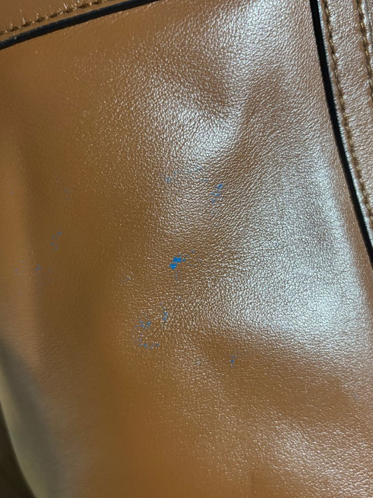 미우미우 레더 서류가방--3