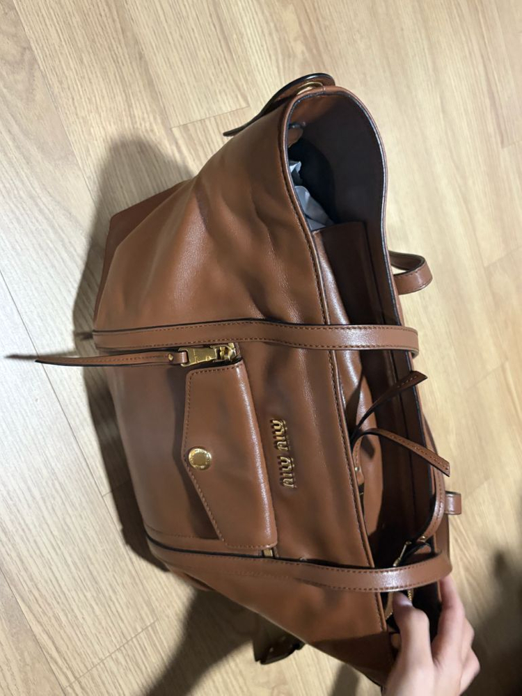 미우미우 레더 서류가방--7