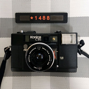 코니카 C 35 AF 필름카메라