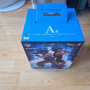 드래곤볼 a상 블루 손오공 베지터 팝니다.