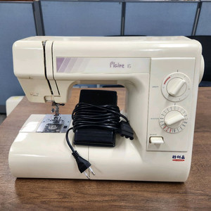 라이온 미싱 플뢰르 15 재봉틀 판매합니다.