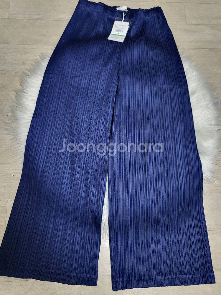 이세이미야케 플리츠플리즈 바지 시커바텀1 팬츠 네이비 4사이즈--4