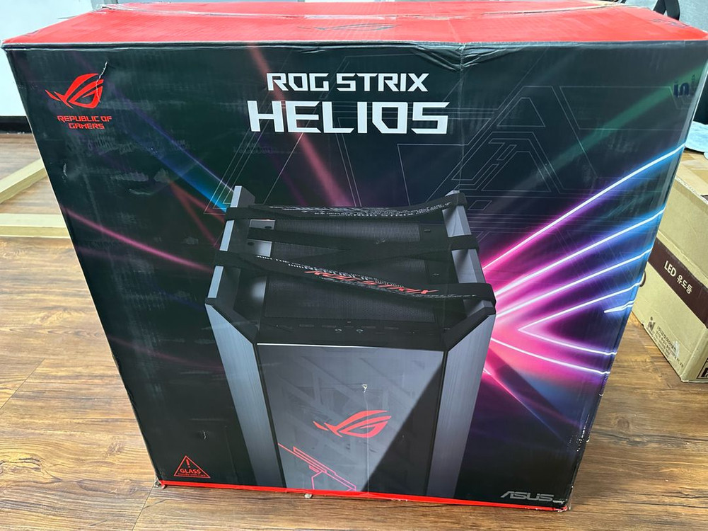 ASUS ROG STRIX HELIOS 케이스 판매합니다.--5