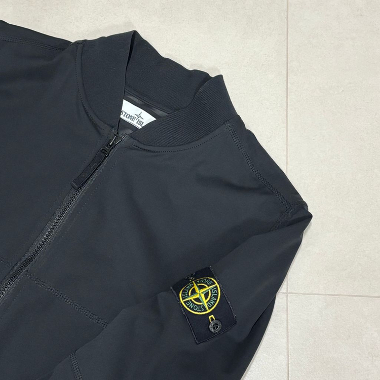 스톤아일랜드 라이트 소프트쉘 봄버자켓--2