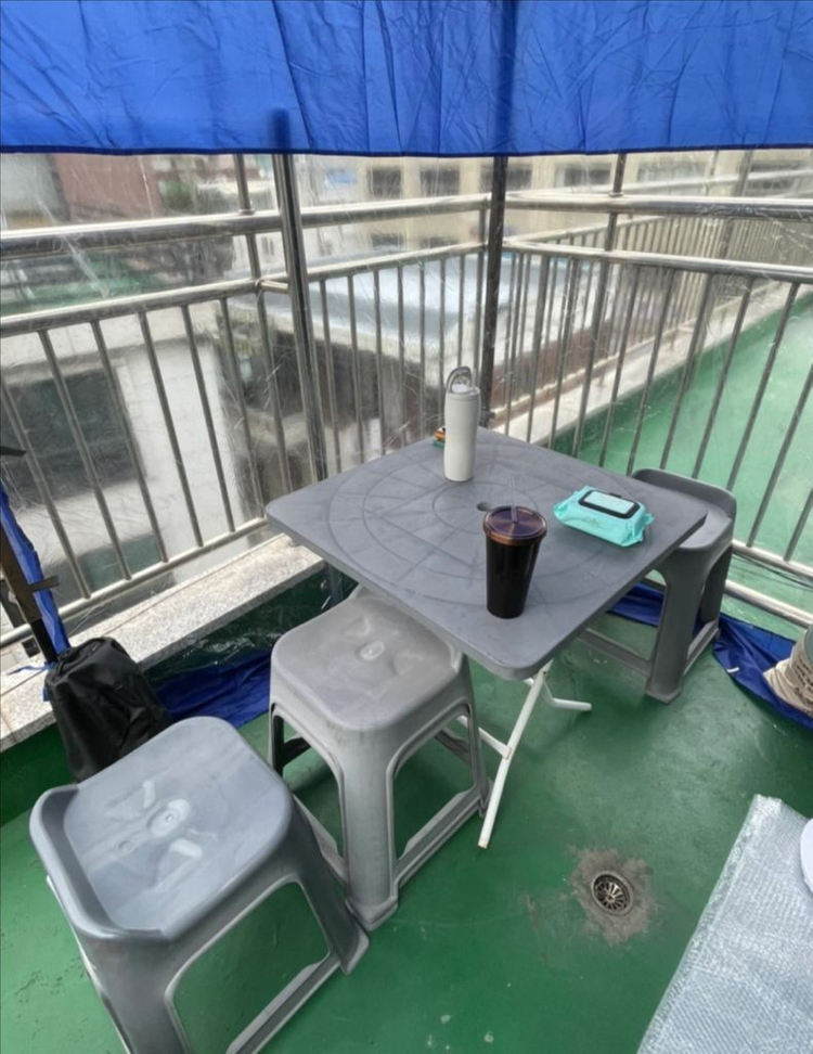 원형 플라스틱 식탁 의자 세트 편의점테이블 이미지