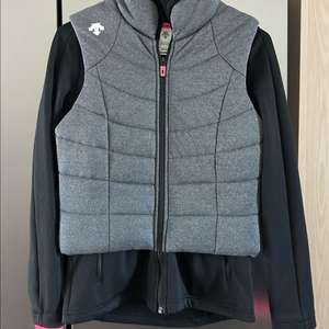 데상트 러닝 하이브리드 패딩집업 S사이즈