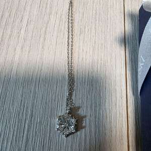 스와로브스키 매직 눈꽃 목걸이