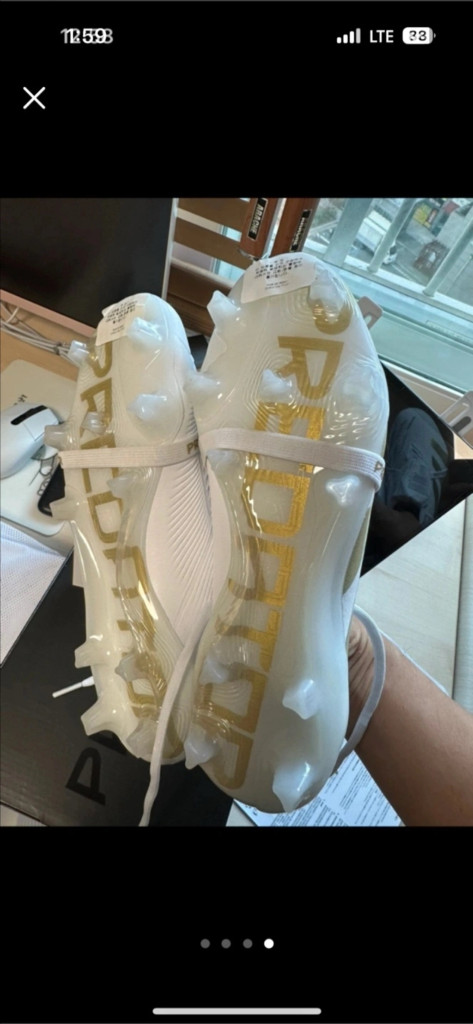 아디다스 프레데터 엘리트 축구화 이미지