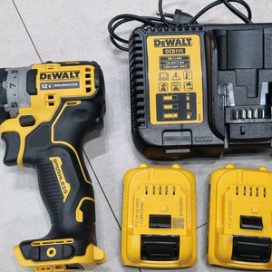 디월트 임팩드릴 dcf601 (미사용품) 팔아요