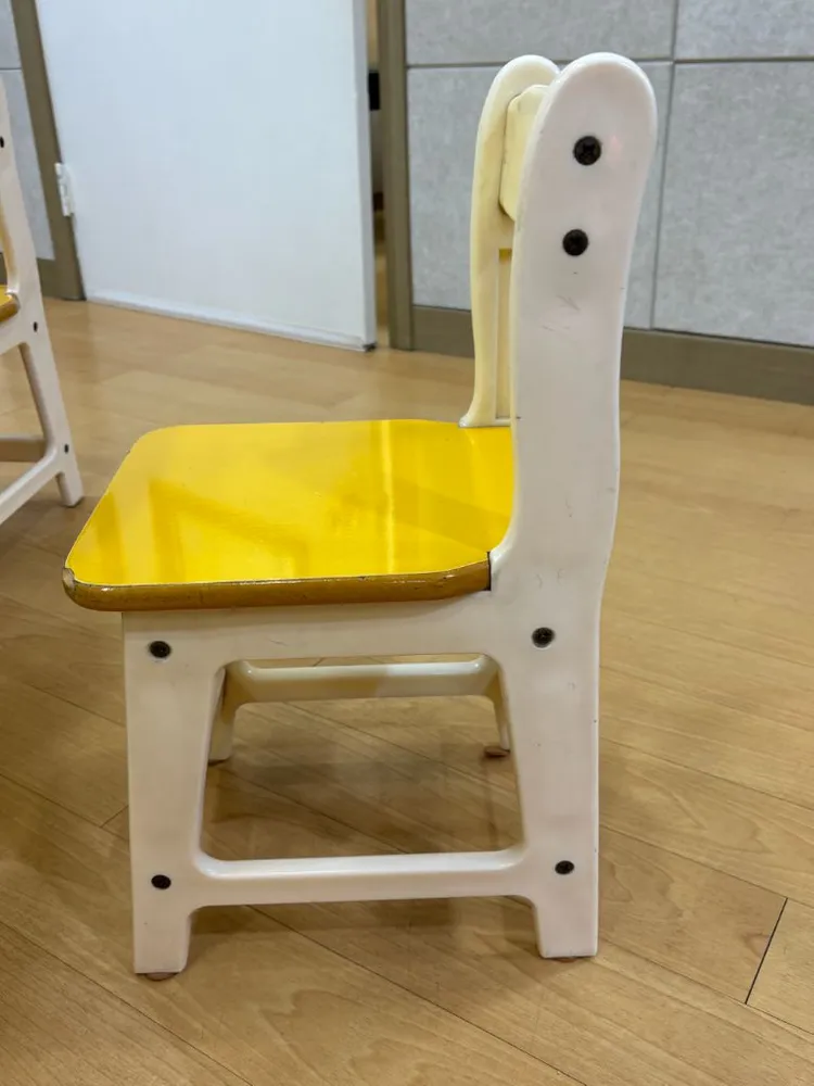 원형 확장형 유아책상 이미지