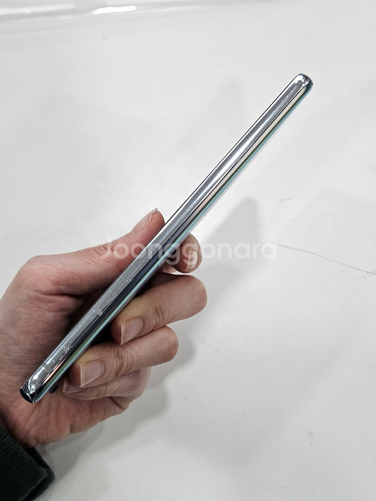 갤럭시S21플러스 실버 판매합니다.--2