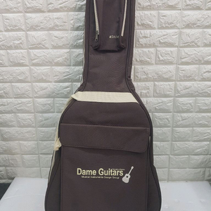 DAME 기타 가방 입니다
