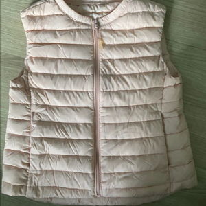 탑텐키즈 경량 패딩 조끼 아동 120사이즈 핑크. 완전새옷같음