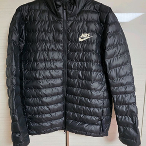 나이키 경량 패딩 점퍼 1회 잠깐 착용 거의 새것