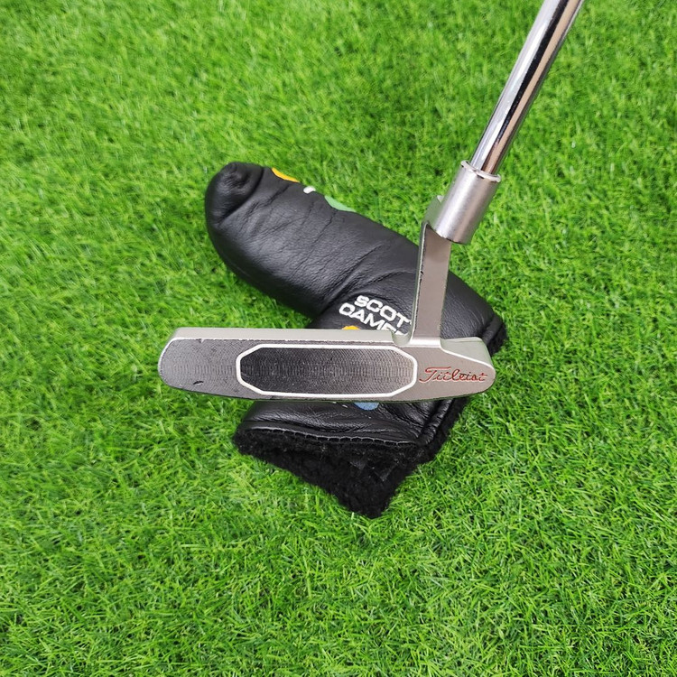 스카티카메론 스튜디오 뉴포터2 퍼터 이미지