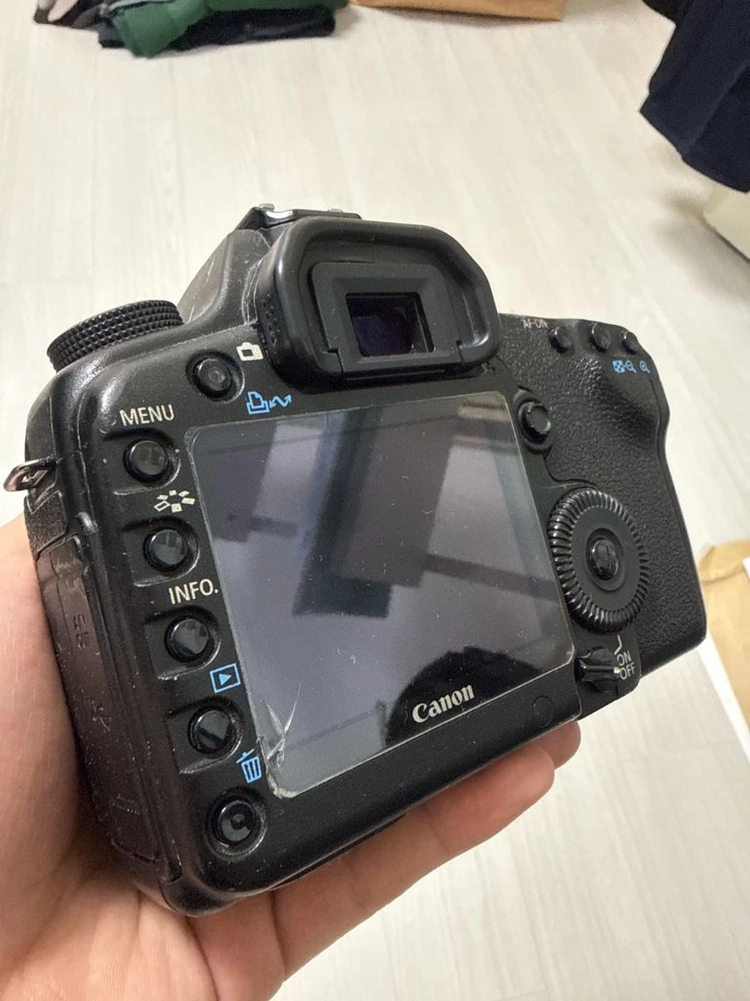 (액정파손)5d mark 2 , 50mm f1.8 일괄판매 캐논 EOS 5D Mark II 50mm 렌즈 - 안심되는 중고거래