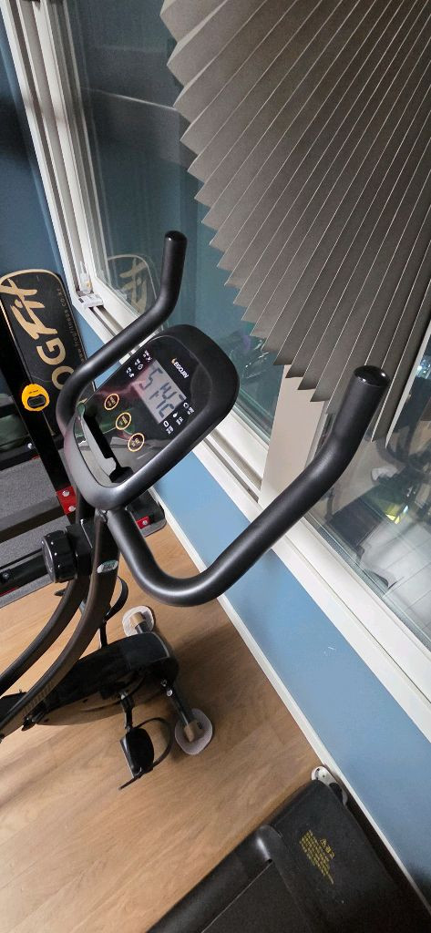 이고진 LPX1 접이식 실내자전거 이미지