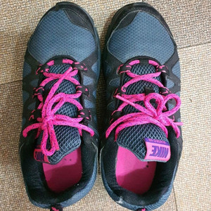 나이키 에어리프트 운동화