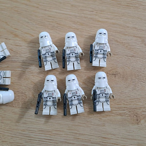 레고 스노우트루퍼 피규어