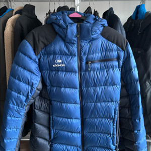 아이더 경량패딩