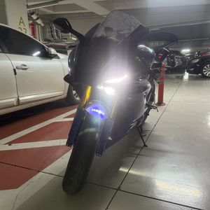 야마하 YZF-R3 오토바이