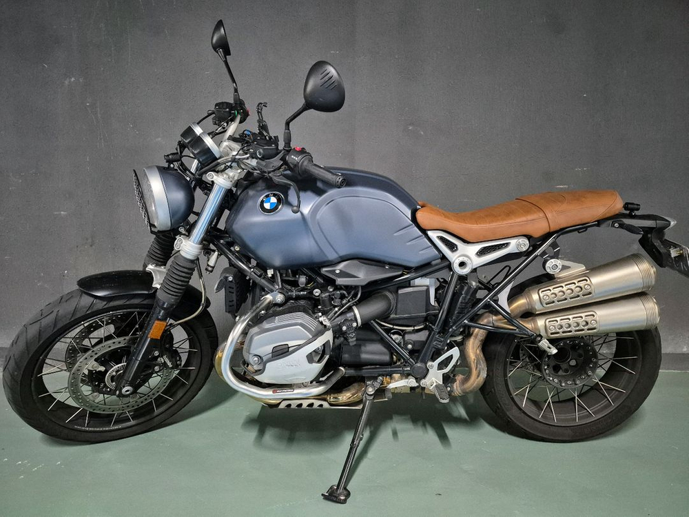BMW R9T 스크램블러바이크 오토바이 이미지