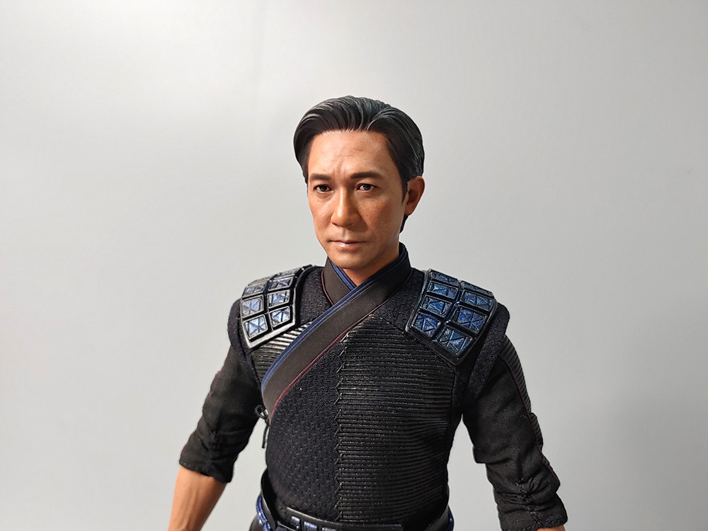 핫토이 MMS613 샹치와 텐 링즈의 전설 위누우 1/6 액션피규어--7