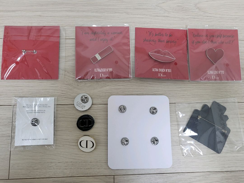 정품) 디올 뱃지 (코스메틱)--1