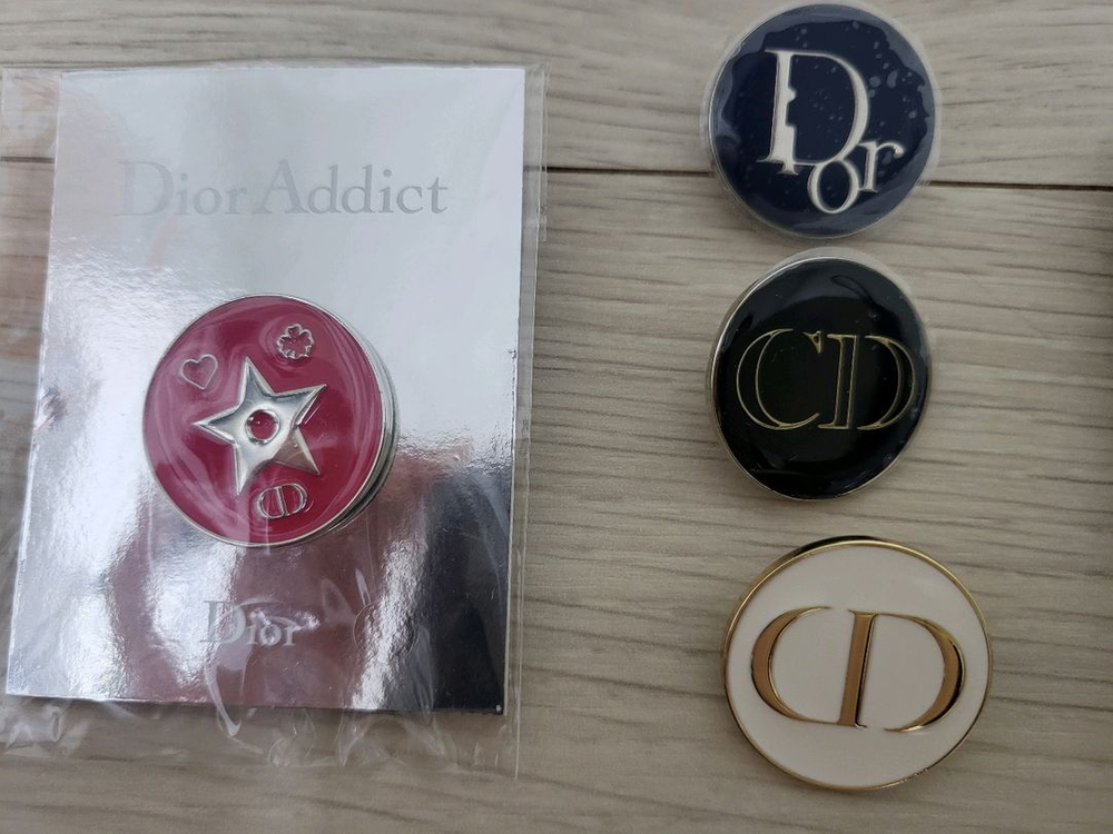 정품) 디올 뱃지 (코스메틱)--4