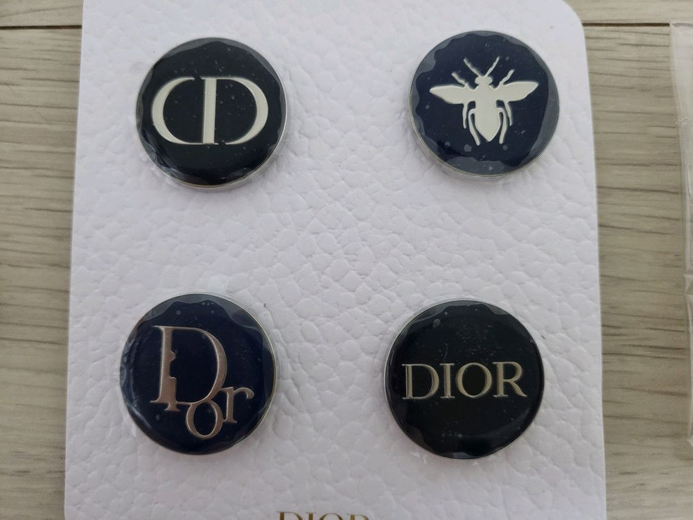 정품) 디올 뱃지 (코스메틱)--5