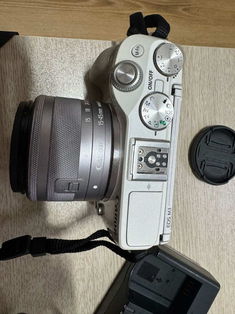 M3 미러리스 카메라 + 15-45mm 렌즈 세트 이미지