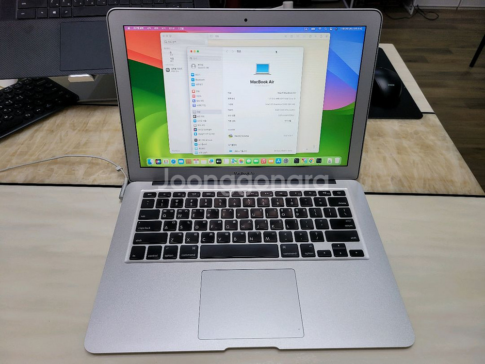 구형 맥북에어 판매합니다. A1369--0