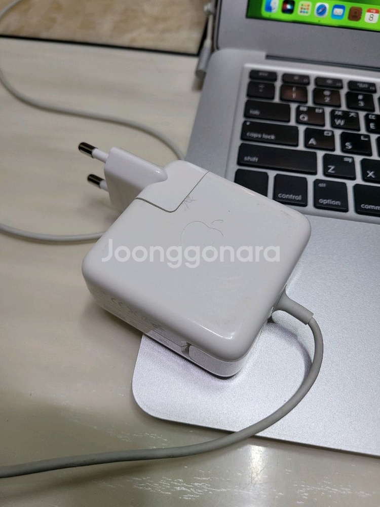 구형 맥북에어 판매합니다. A1369--9