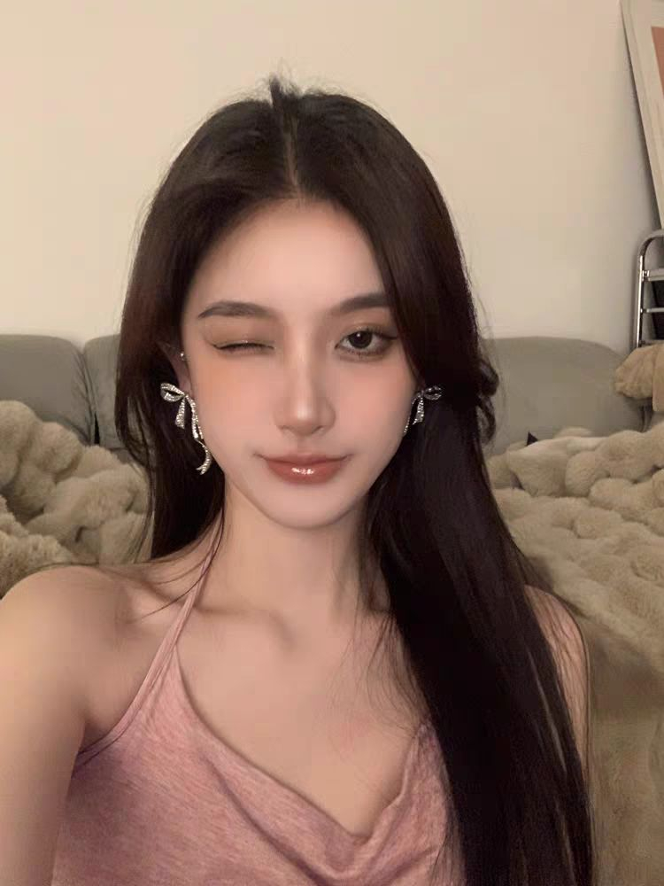 크리스탈 리본 귀걸이 이미지