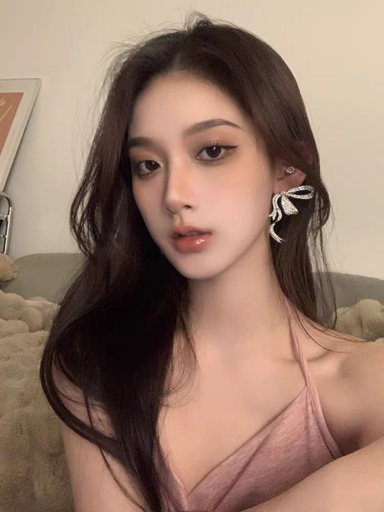크리스탈 리본 귀걸이 이미지
