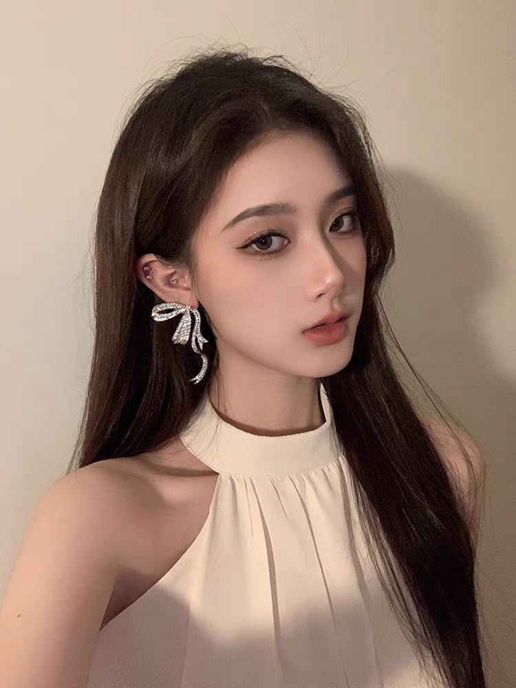 크리스탈 리본 귀걸이 이미지