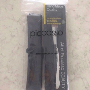 피카소 piccasso. FB17 윤기창조 파운데이션 브러쉬 브러시. 미개봉 새제품