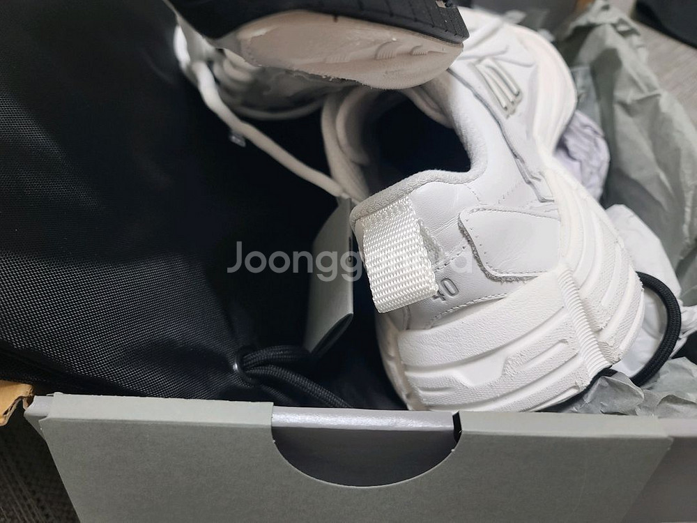 발렌시아가 먼데이스니커즈 화이트 40 새상품--3