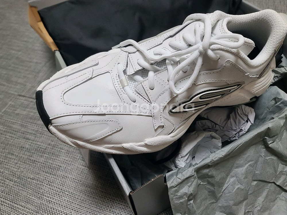 발렌시아가 먼데이스니커즈 화이트 40 새상품--4