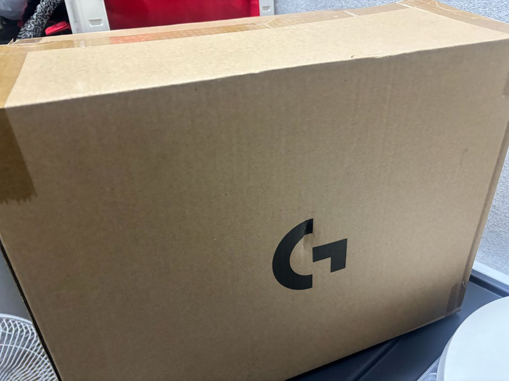 로지텍 G923 레이싱 휠--1