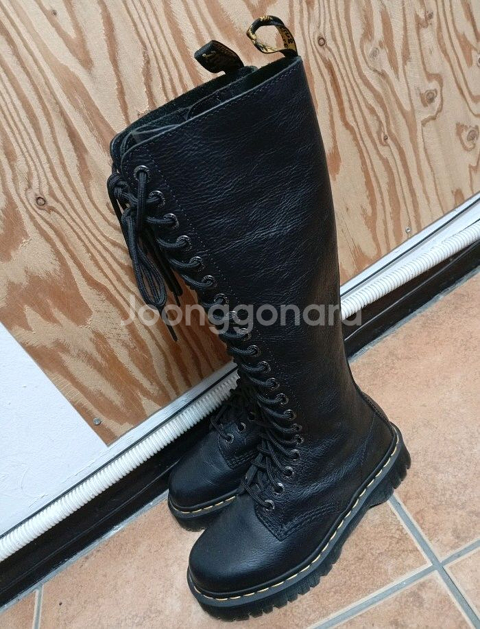 닥터마틴 1B60 롱부츠 20홀--1