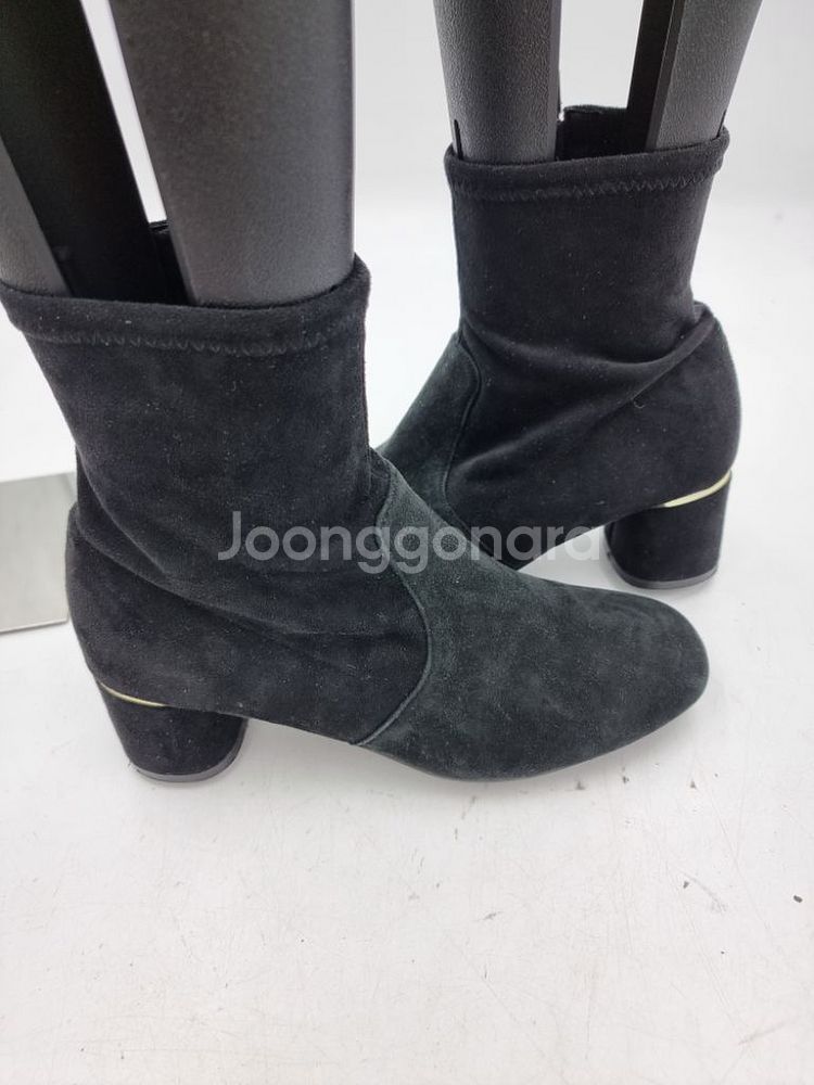 허시파피 스웨이드 앵글부츠235--4