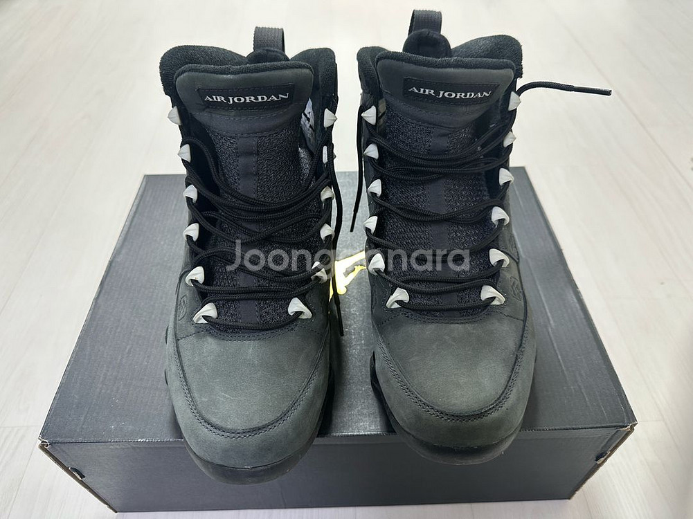 조던9 무연탄 사이즈 260 중고A--0