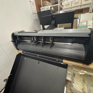 자동급지 컷팅기