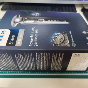 필립스 5000 시리즈 전기면도기 + 충전기