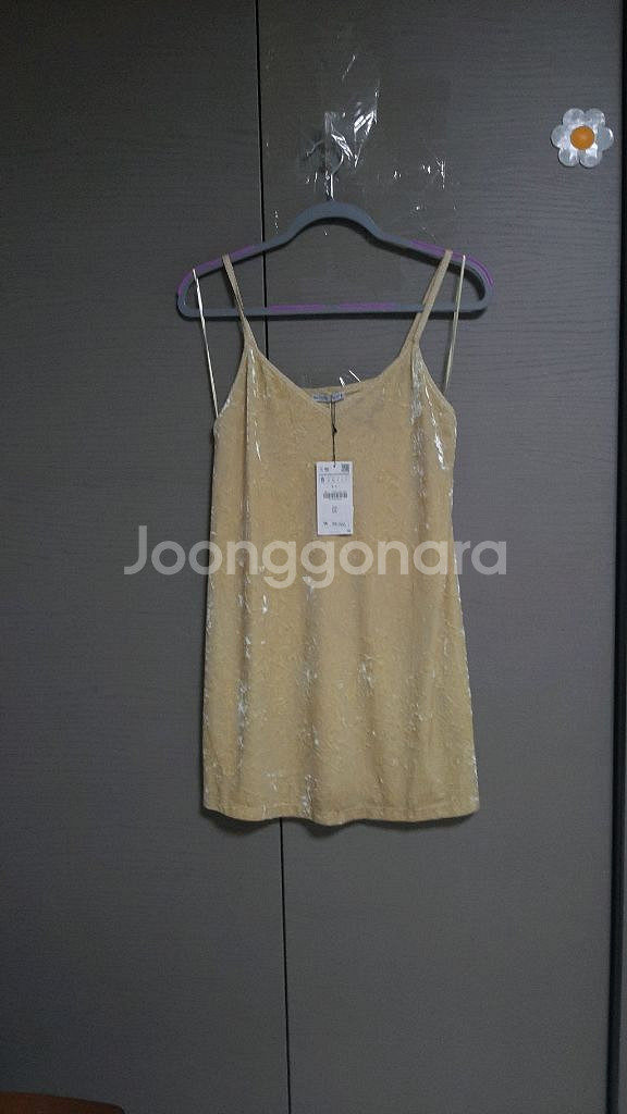 (새상품)수입 자라 벨벳 나시원피스--0